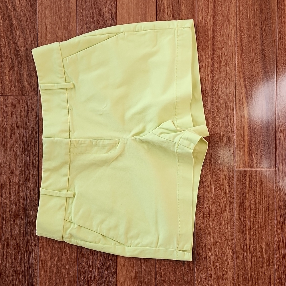 LOFT RIVIERA SHORTS / Bright Yellow Size 4